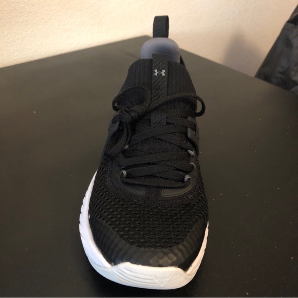 Boys under armour shoes - Picture 4 of 6